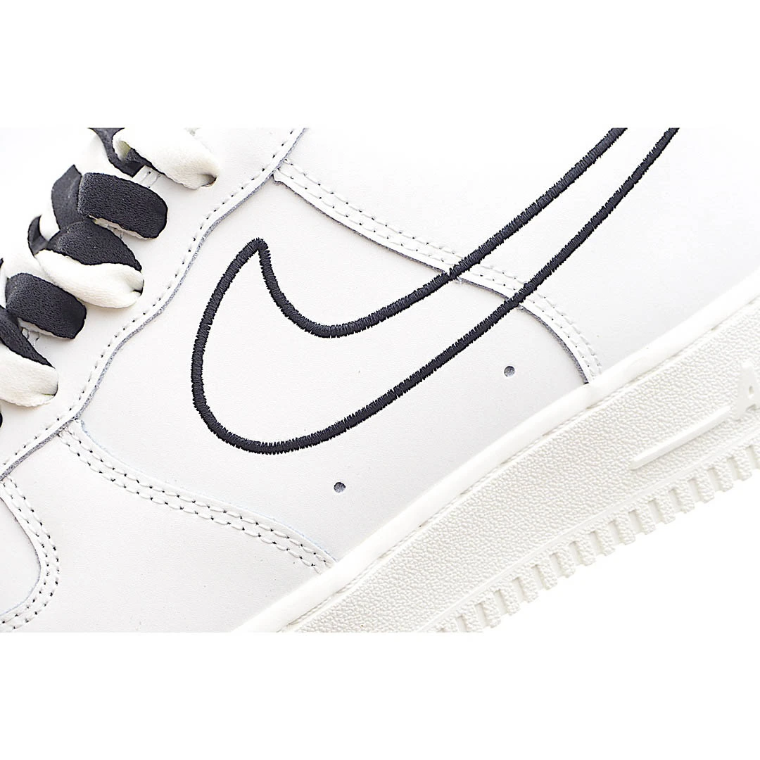 Nike Air Force 1 07 3M Reverse Low Top Sneakers AA1117-900