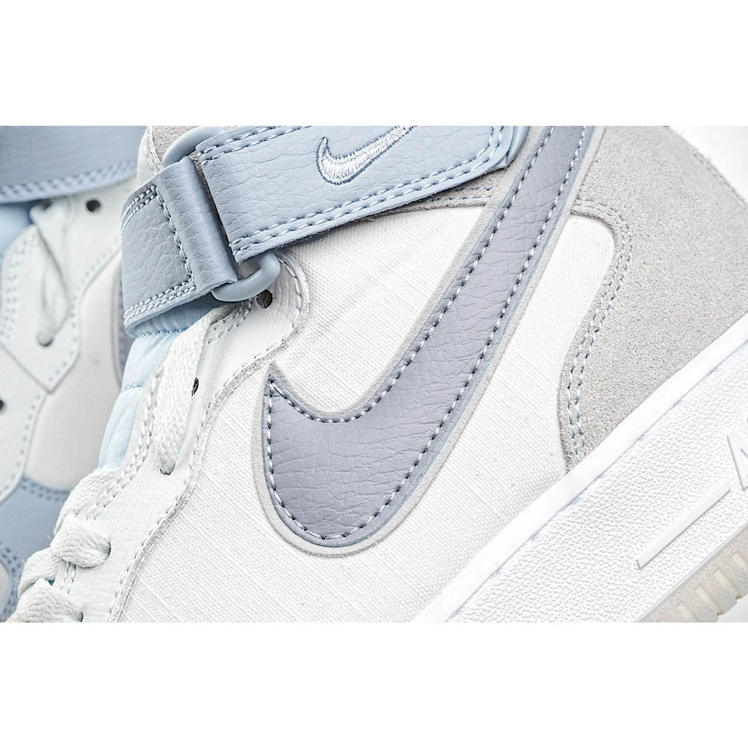 Nike Air Force 1 07 AF1 Sneakers