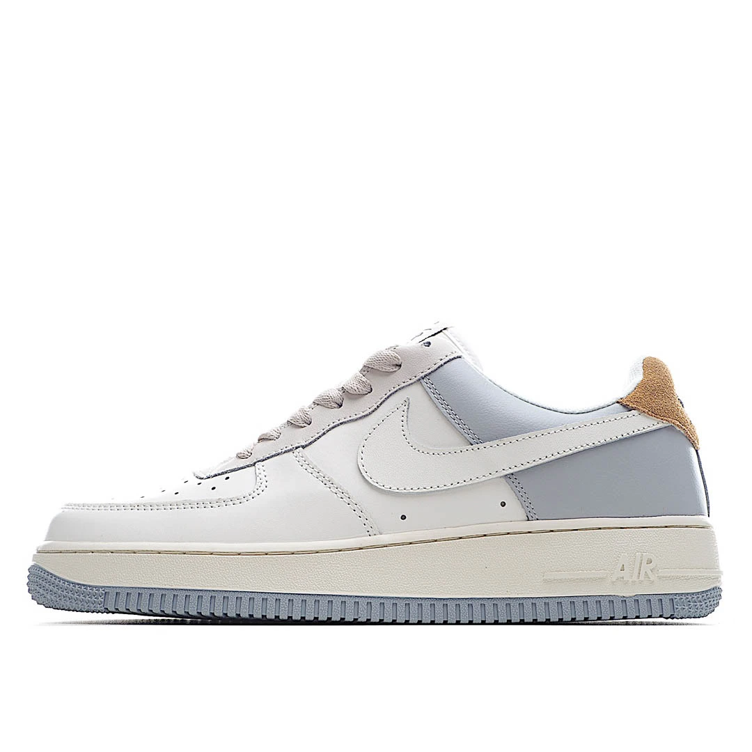 Nike Air Force 1 07 Low Low Top Sneakers