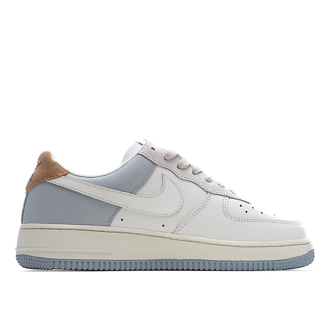 Nike Air Force 1 07 Low Low Top Sneakers