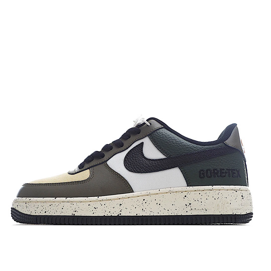 Nike Air Force 1 07 Low Top Sneakers