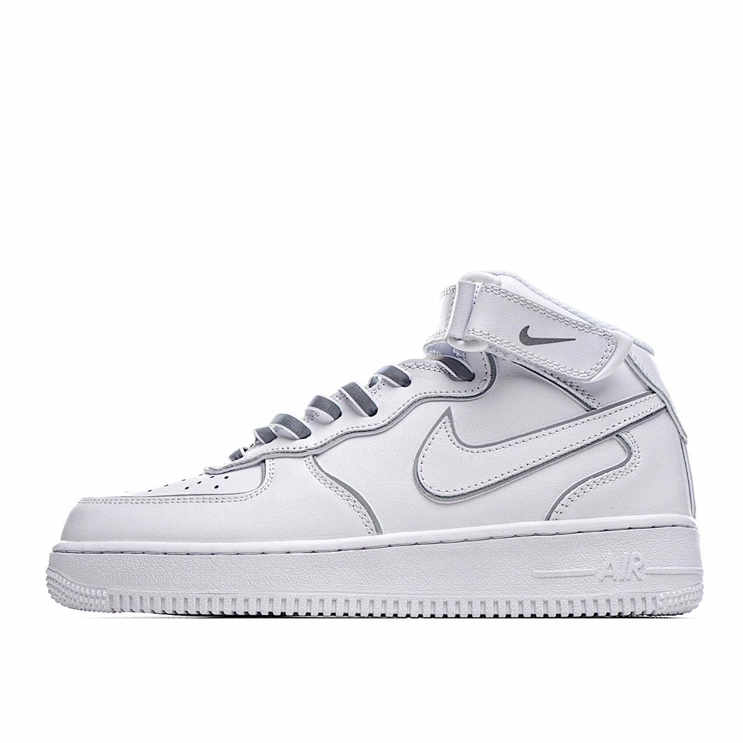 Nike Air Force 1 07 Low Top Sneakers