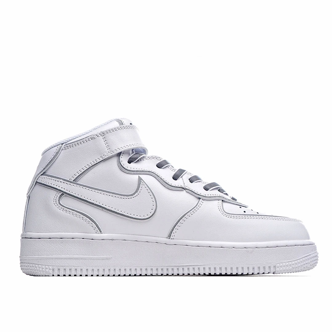 Nike Air Force 1 07 Low Top Sneakers