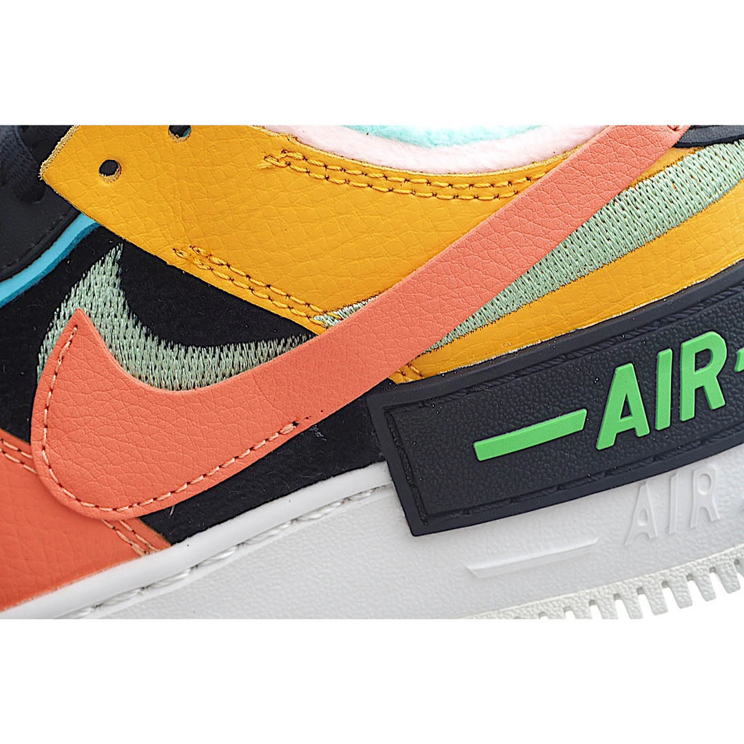 Nike Air Force 1 07 Low Top Sneakers