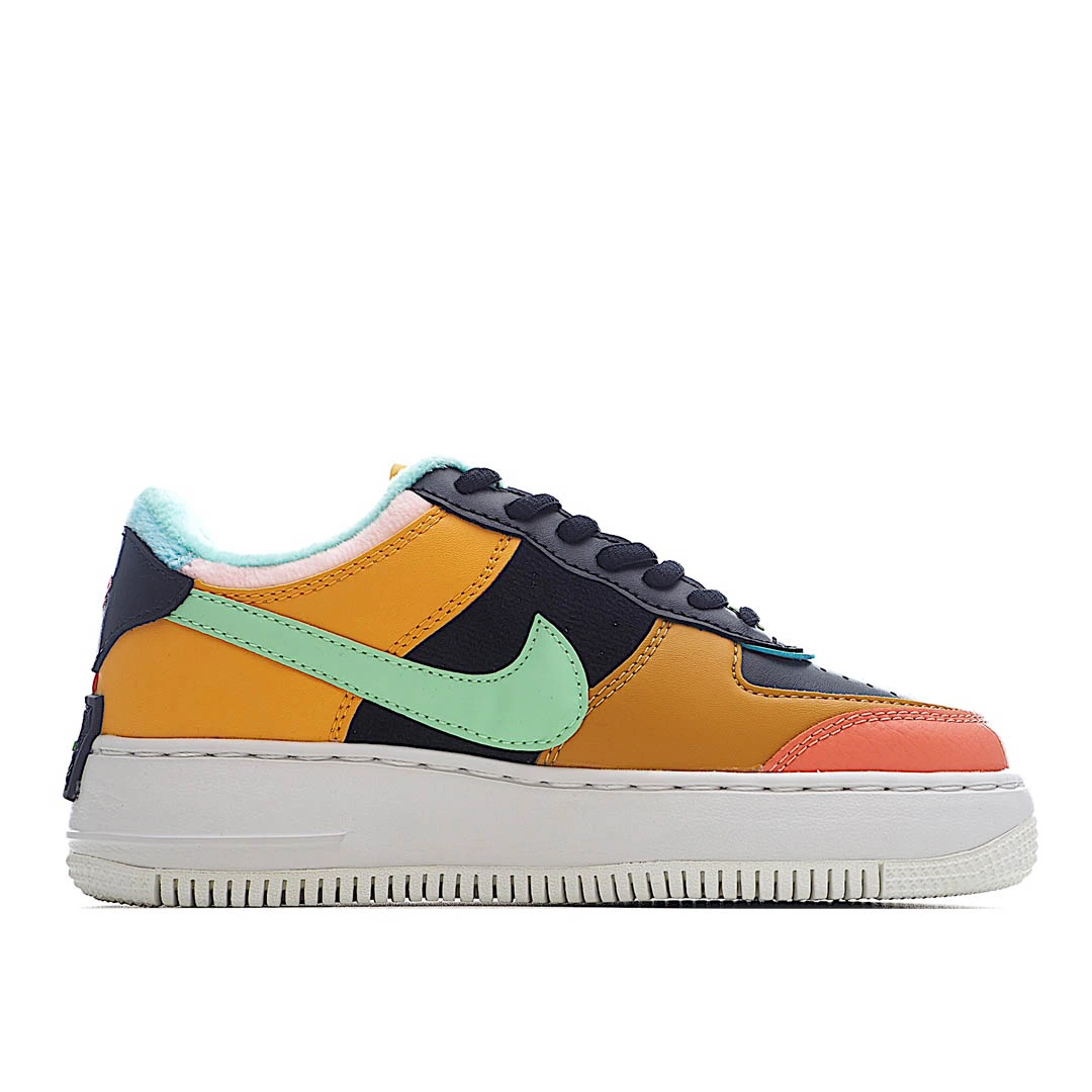 Nike Air Force 1 07 Low Top Sneakers