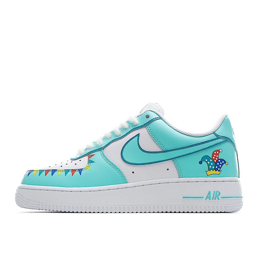 Nike Air Force 1 07 Lv8 Low Top Sneakers