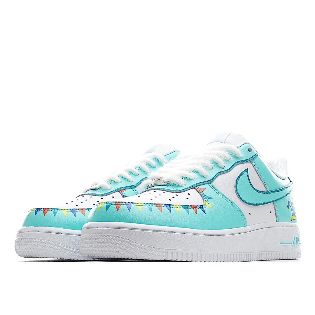 Nike Air Force 1 07 Lv8 Low Top Sneakers