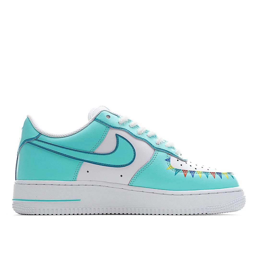 Nike Air Force 1 07 Lv8 Low Top Sneakers