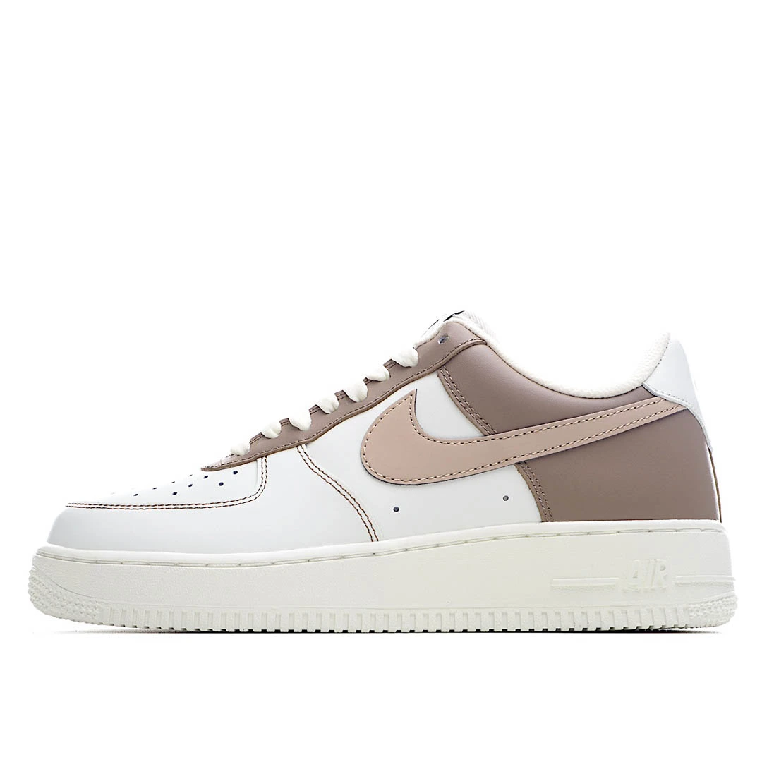 Nike Air Force 1 07 LV8 Sneakers