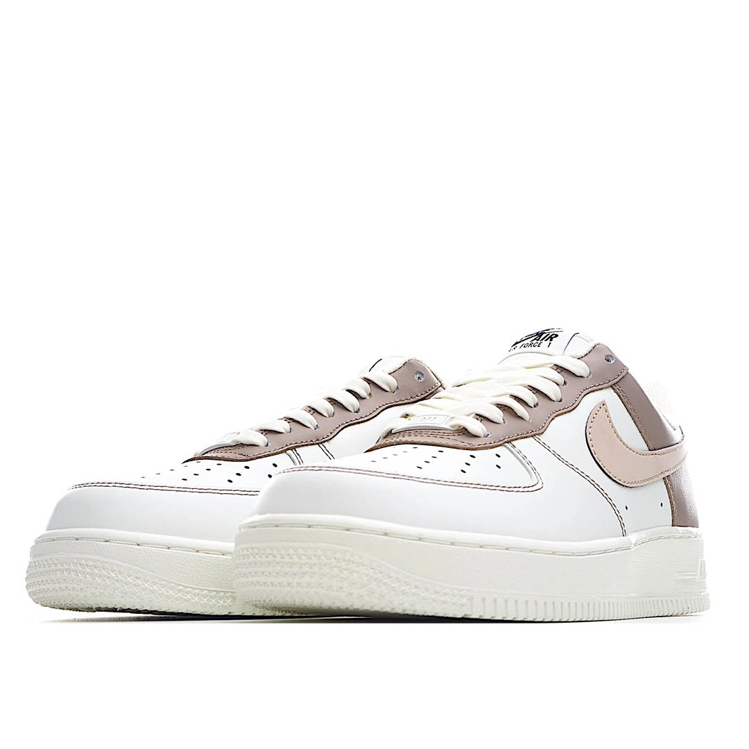 Nike Air Force 1 07 LV8 Sneakers