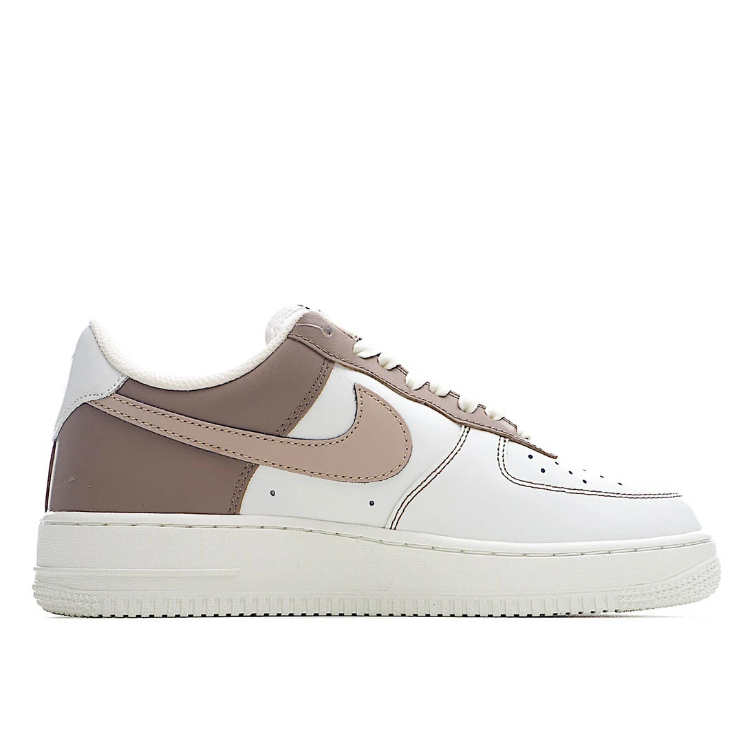 Nike Air Force 1 07 LV8 Sneakers