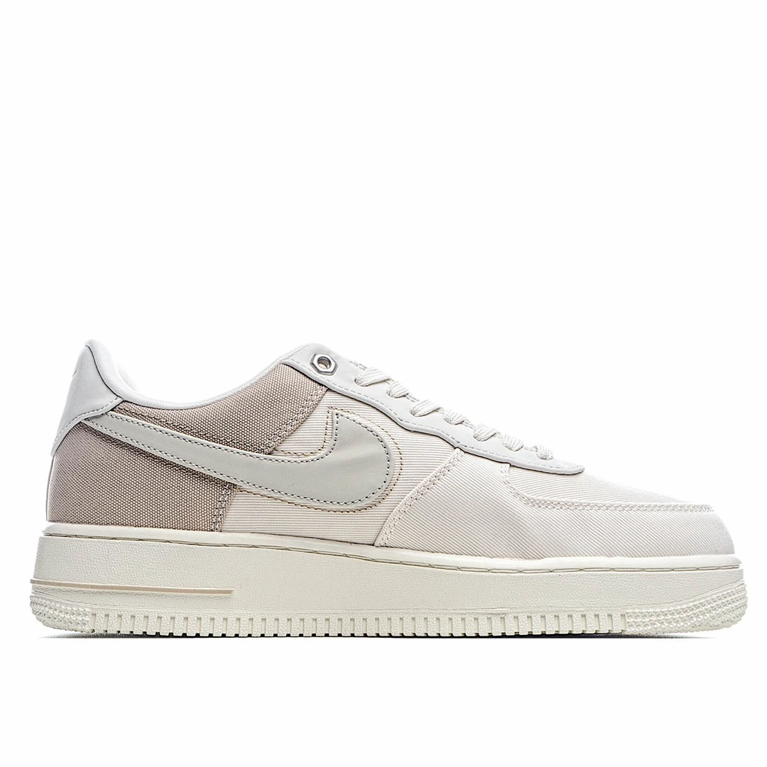 Nike Air Force 1 Low 07 Low Top Sneakers