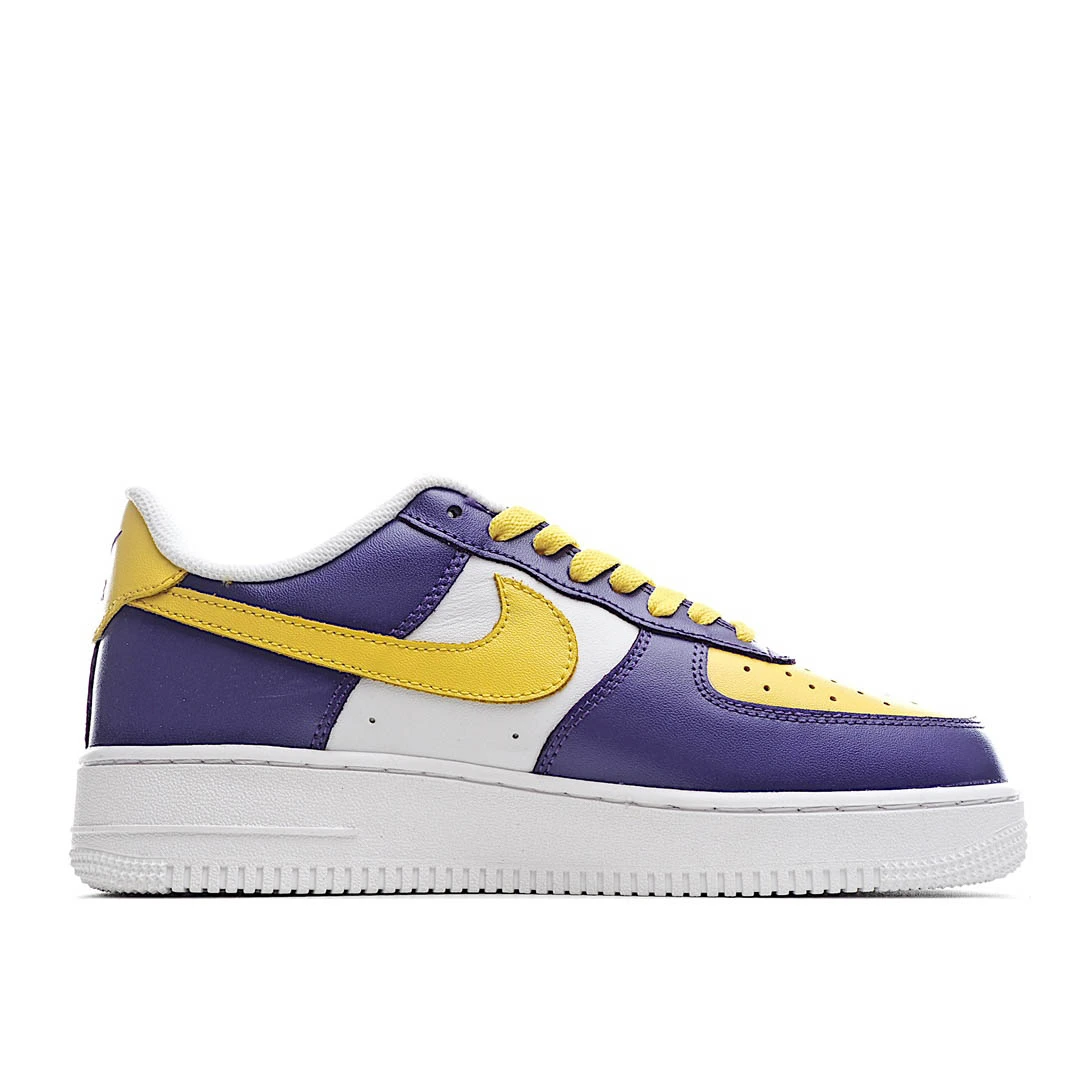 Nike Air Force 1 Low 07 Low Top Sneakers