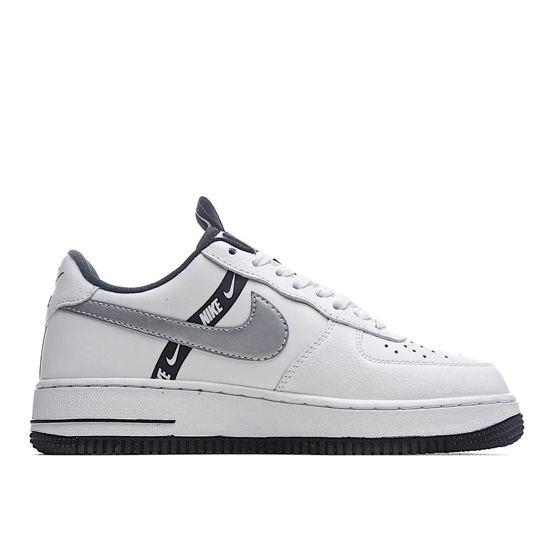 Nike Air Force 1 Low-Top Sneakers