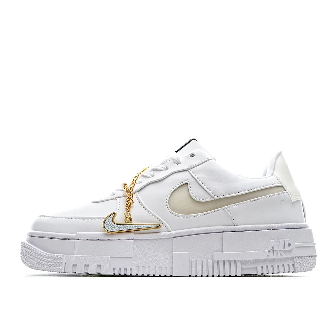 Nike Air Force 1 Low’07 Low Top Sneakers