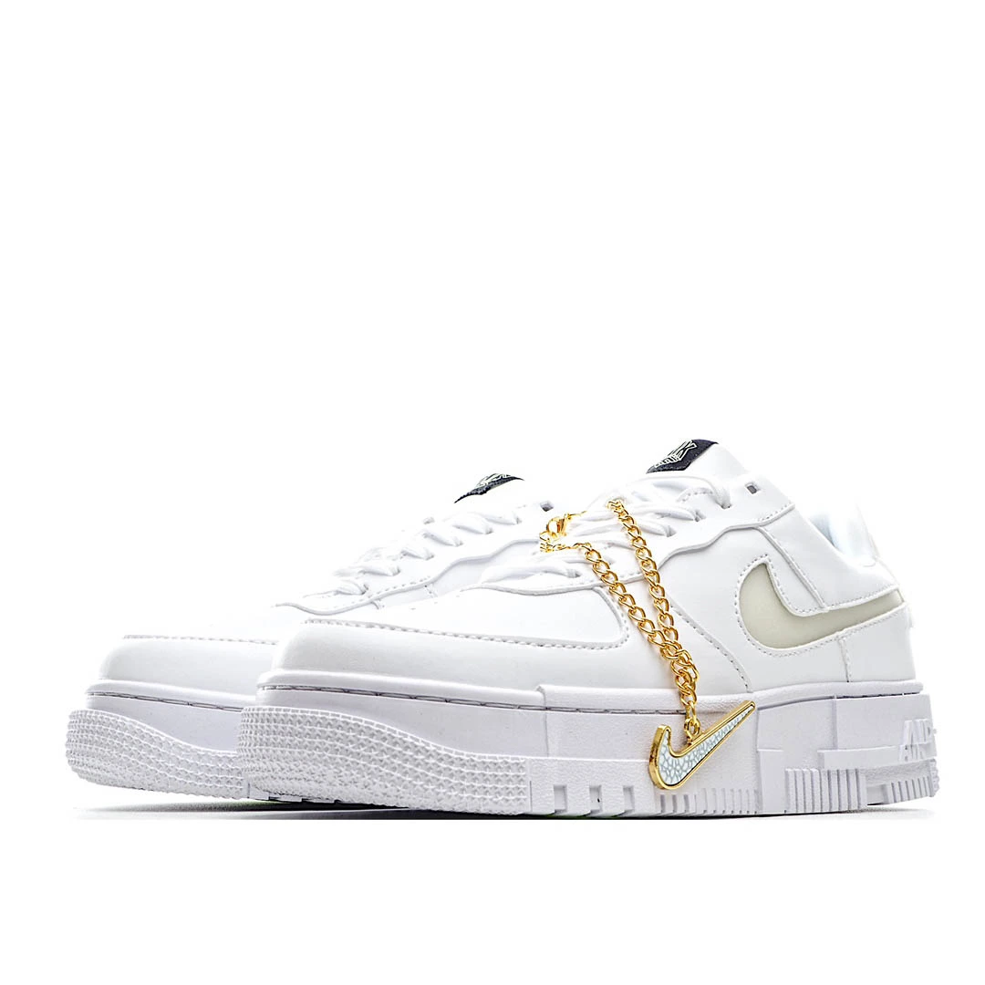 Nike Air Force 1 Low’07 Low Top Sneakers