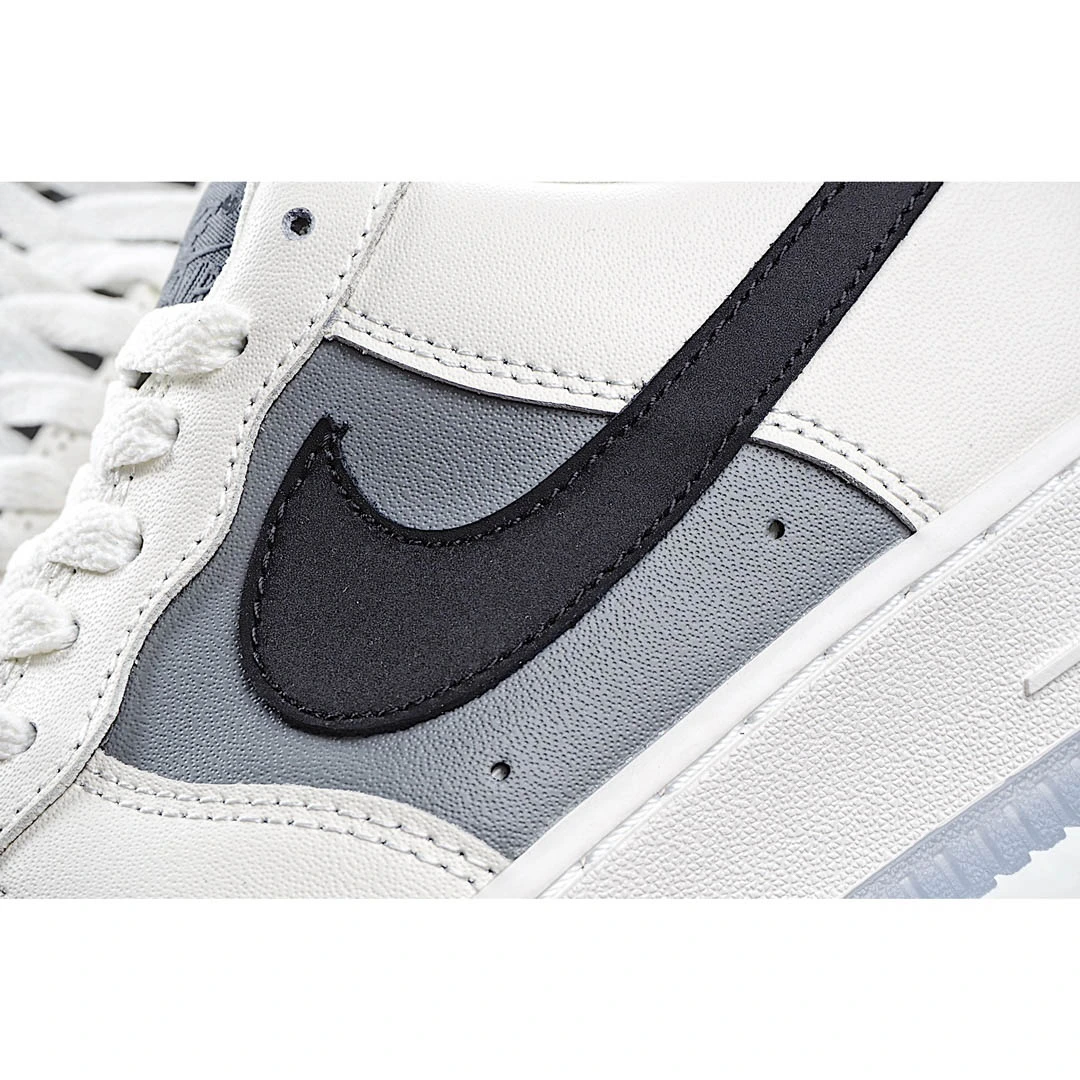 Nike Air Force 1 x Kobe Low-Top Sneakers