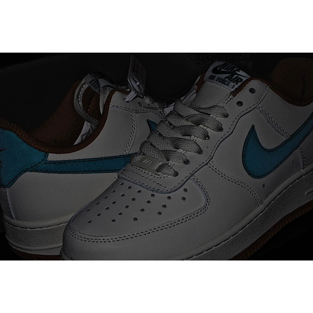 Nike Air Force Sneakers