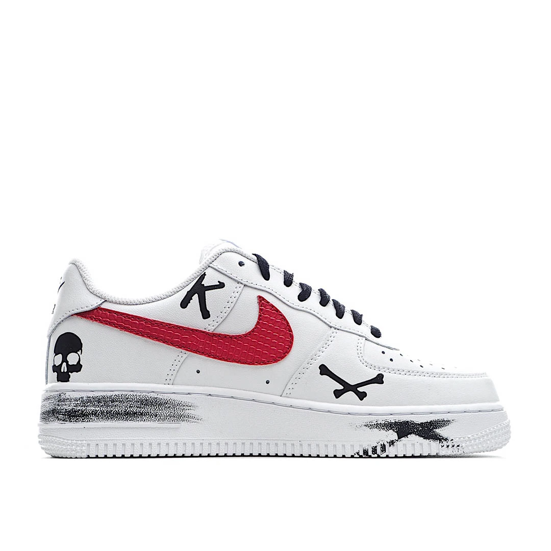 Nike Air Force1 LOW07 Trainers in White blue