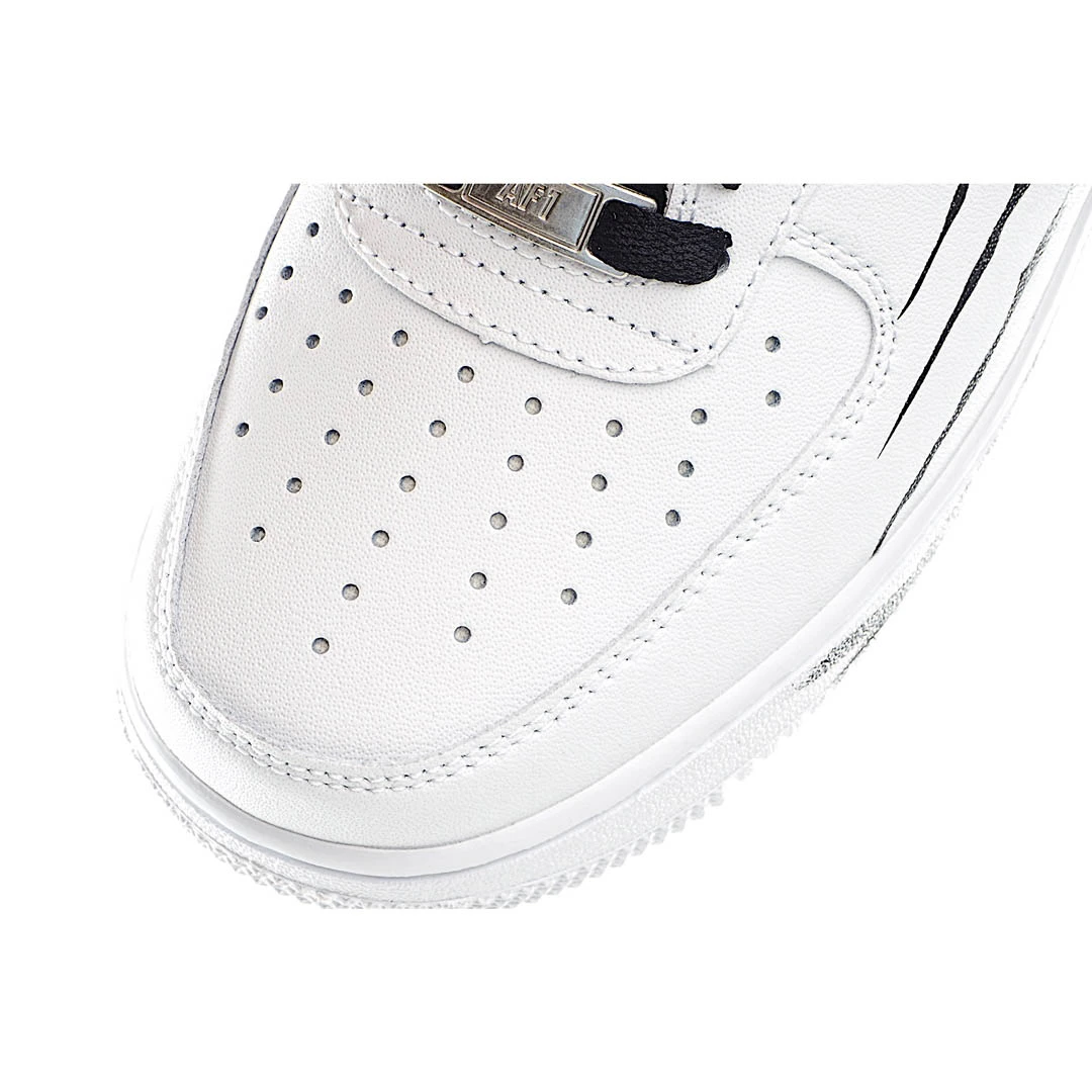 Nike Air Force1 LOW07 Trainers in White blue