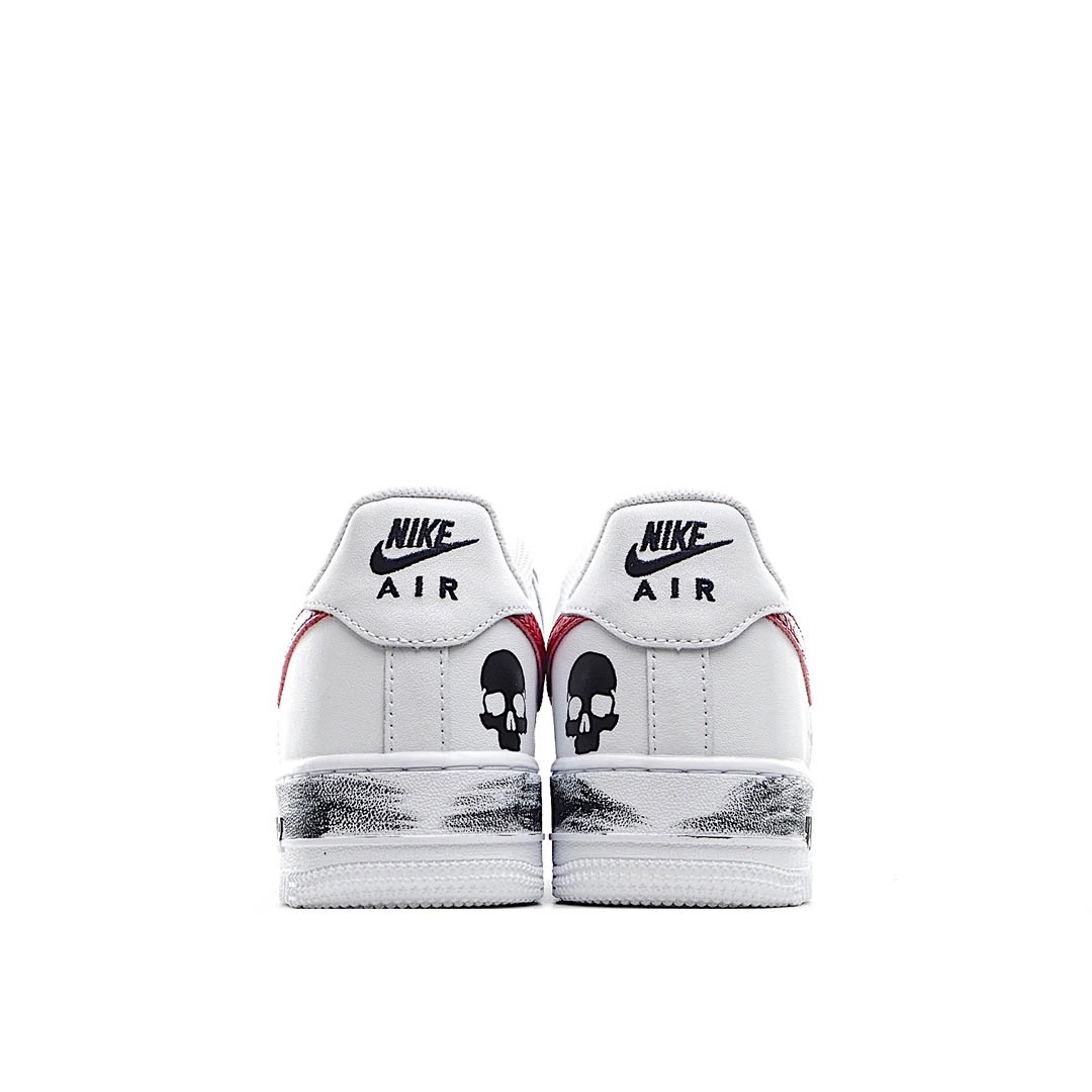 Nike Air Force1 LOW07 Trainers in White blue