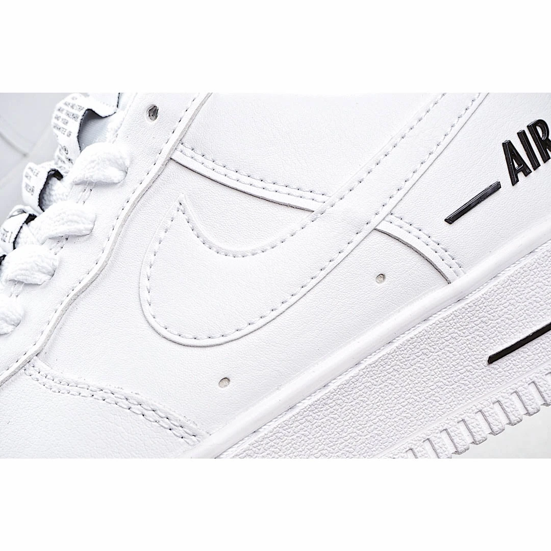 NIKE WMNS AIR FORCE 1 07 LX