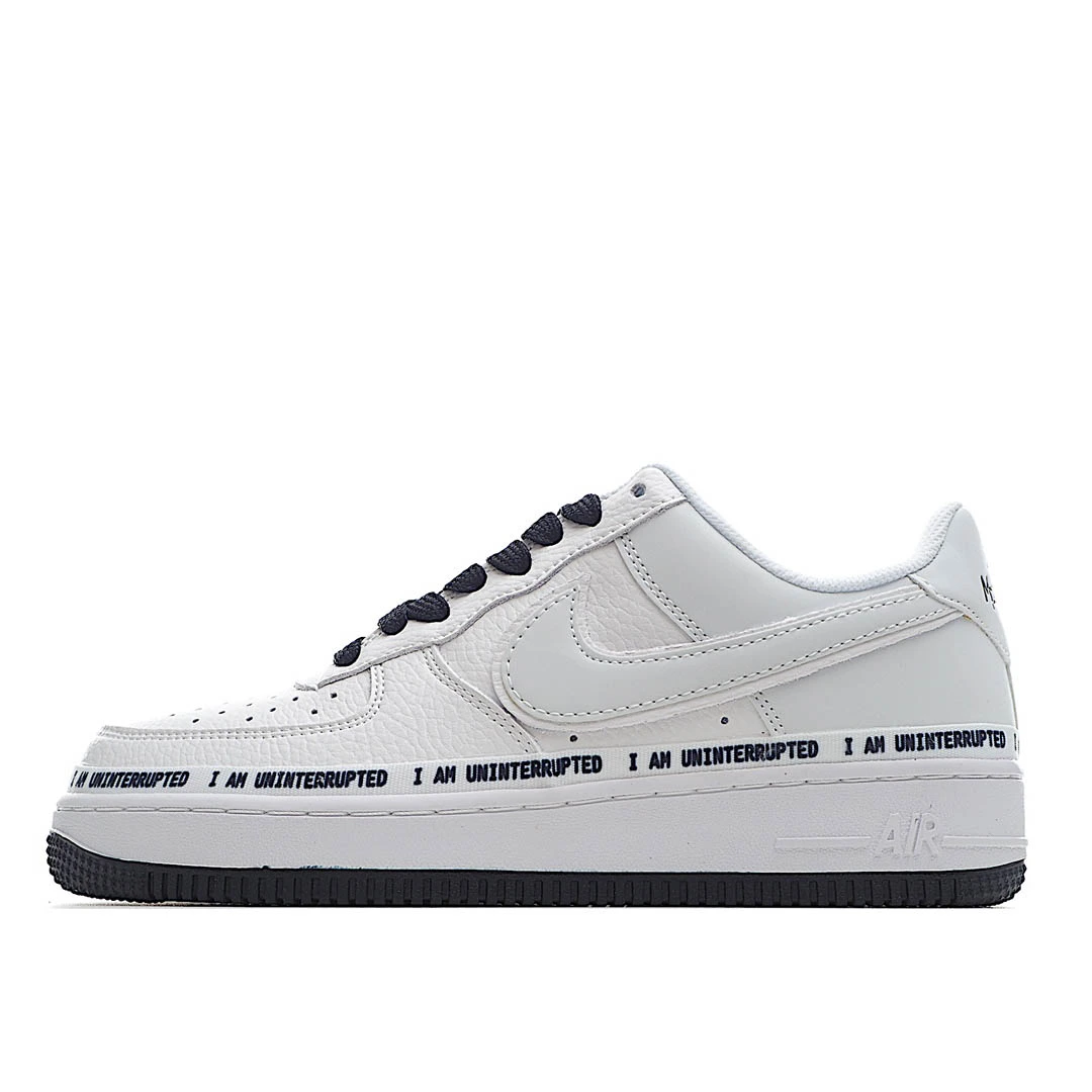 Nike Wmns Air Force 107White/Noctilucente Low-Top Sneakers