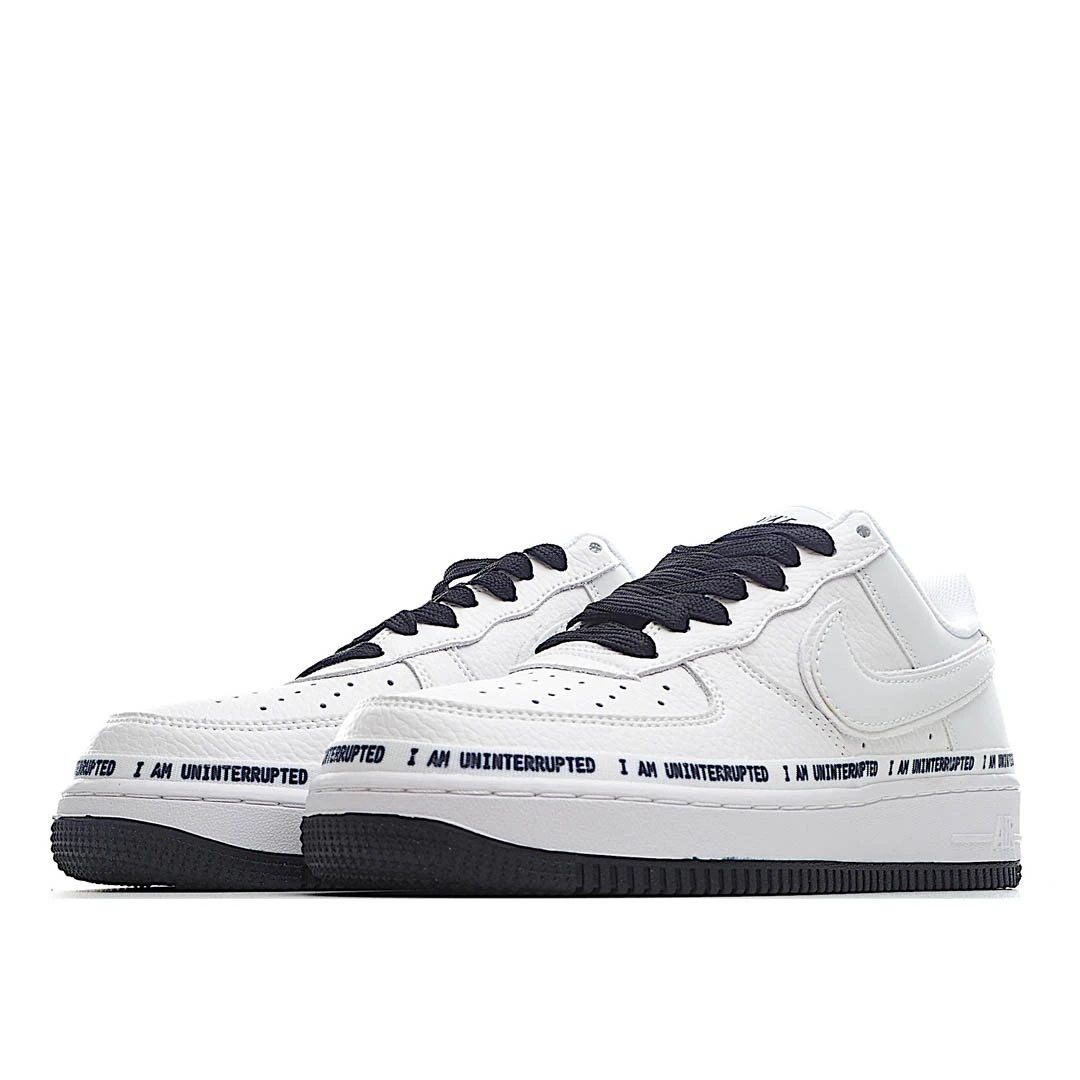 Nike Wmns Air Force 107White/Noctilucente Low-Top Sneakers