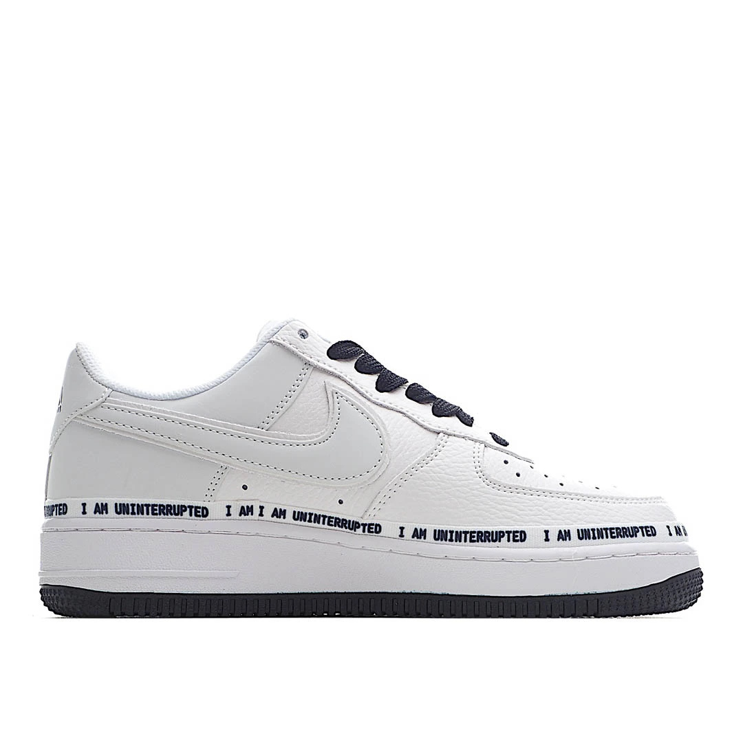 Nike Wmns Air Force 107White/Noctilucente Low-Top Sneakers