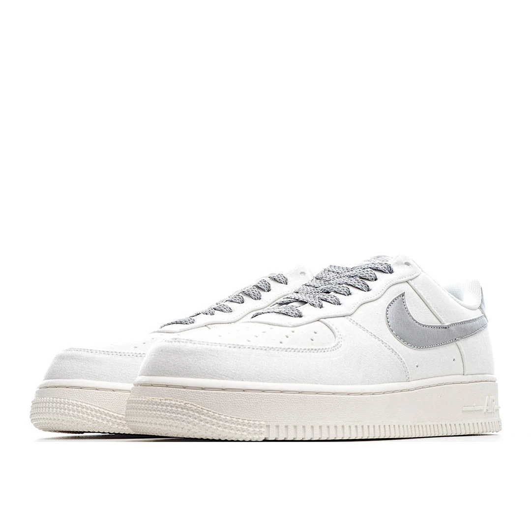 Nike Womens Air Force 1 07 SEWhite/Light Aqua Low Top Sneakers