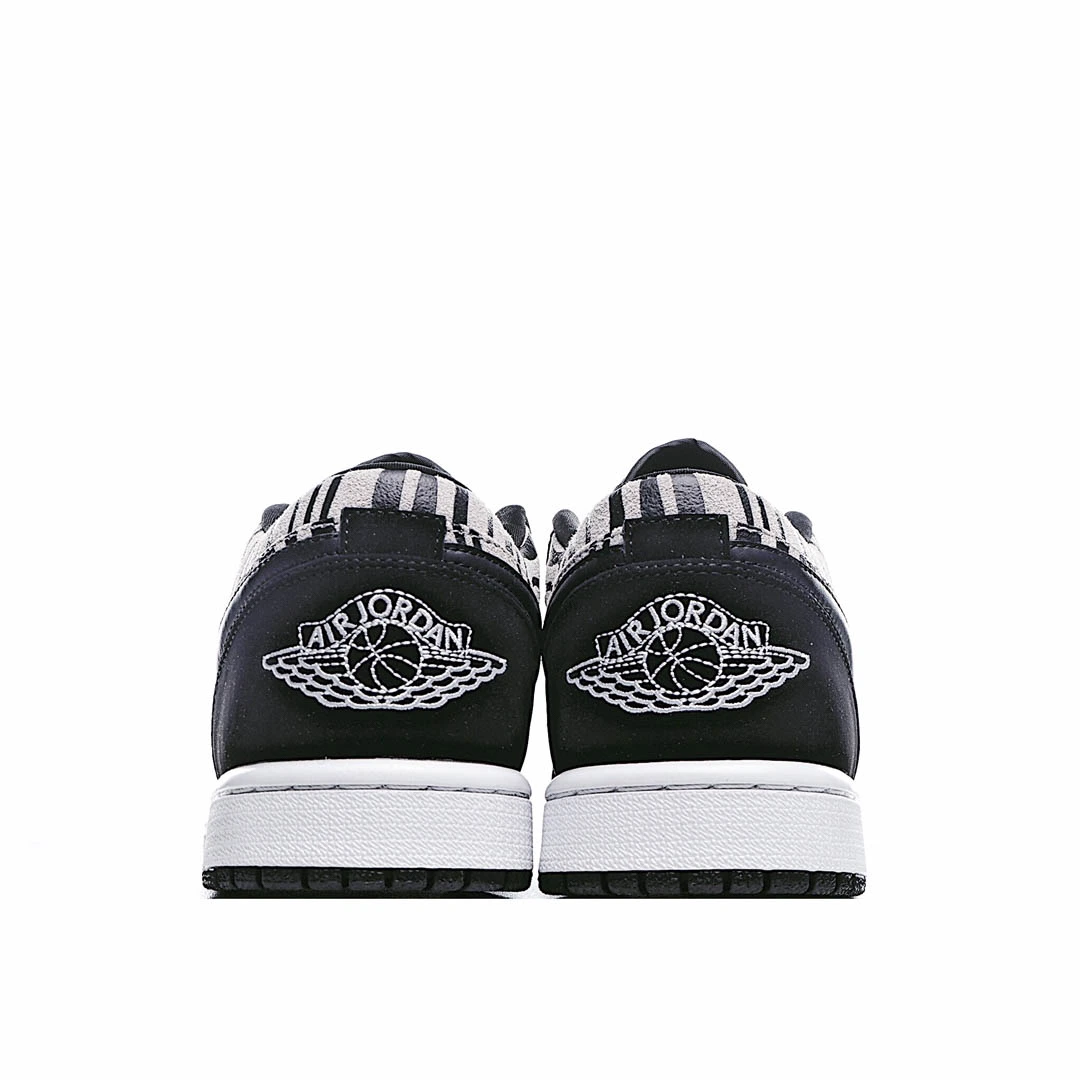 Air Jordan 1 Low GS Zebra