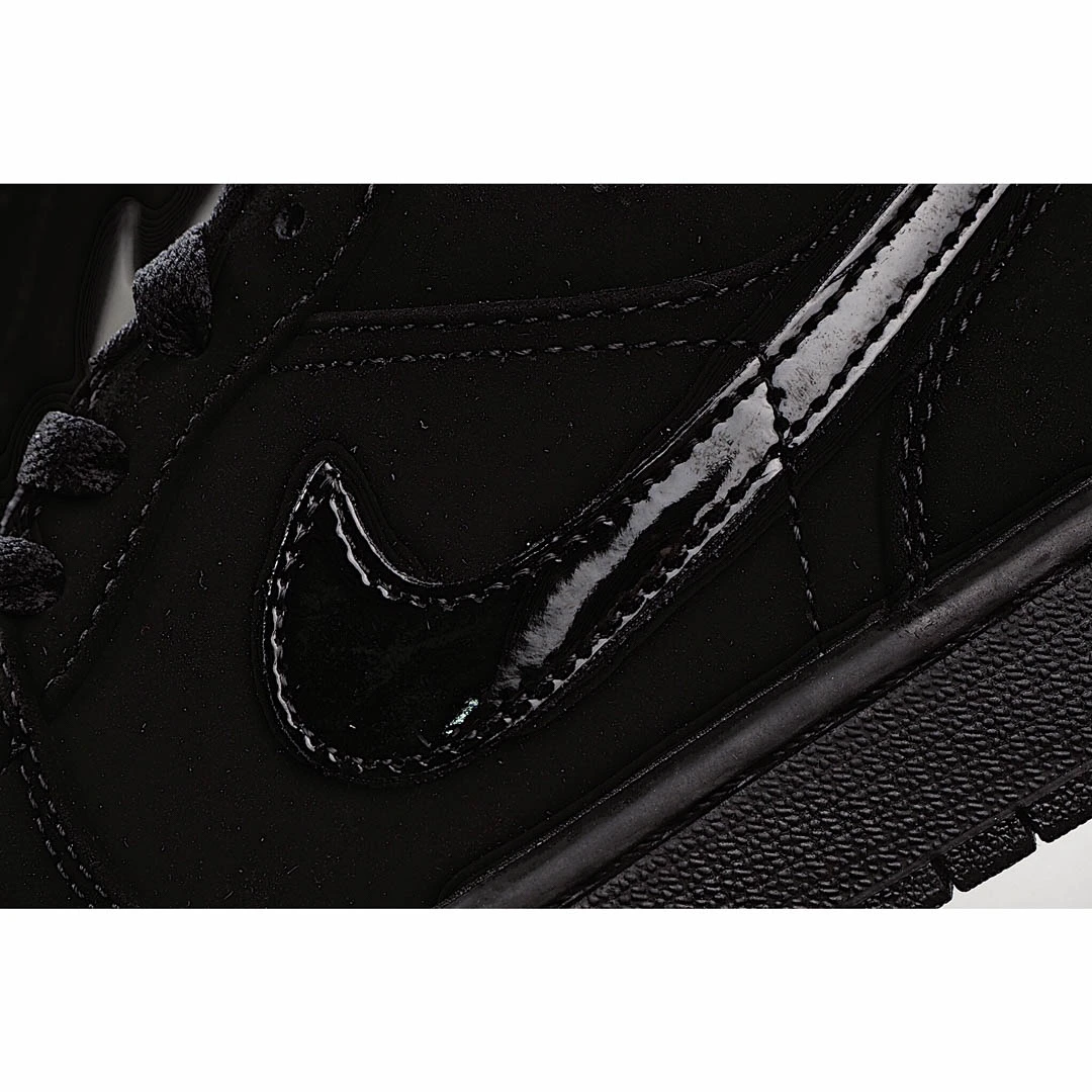 Air Jordan 1 Low Triple Black