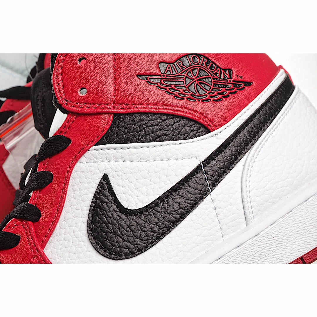 Air Jordan 1 Mid GS Chicago