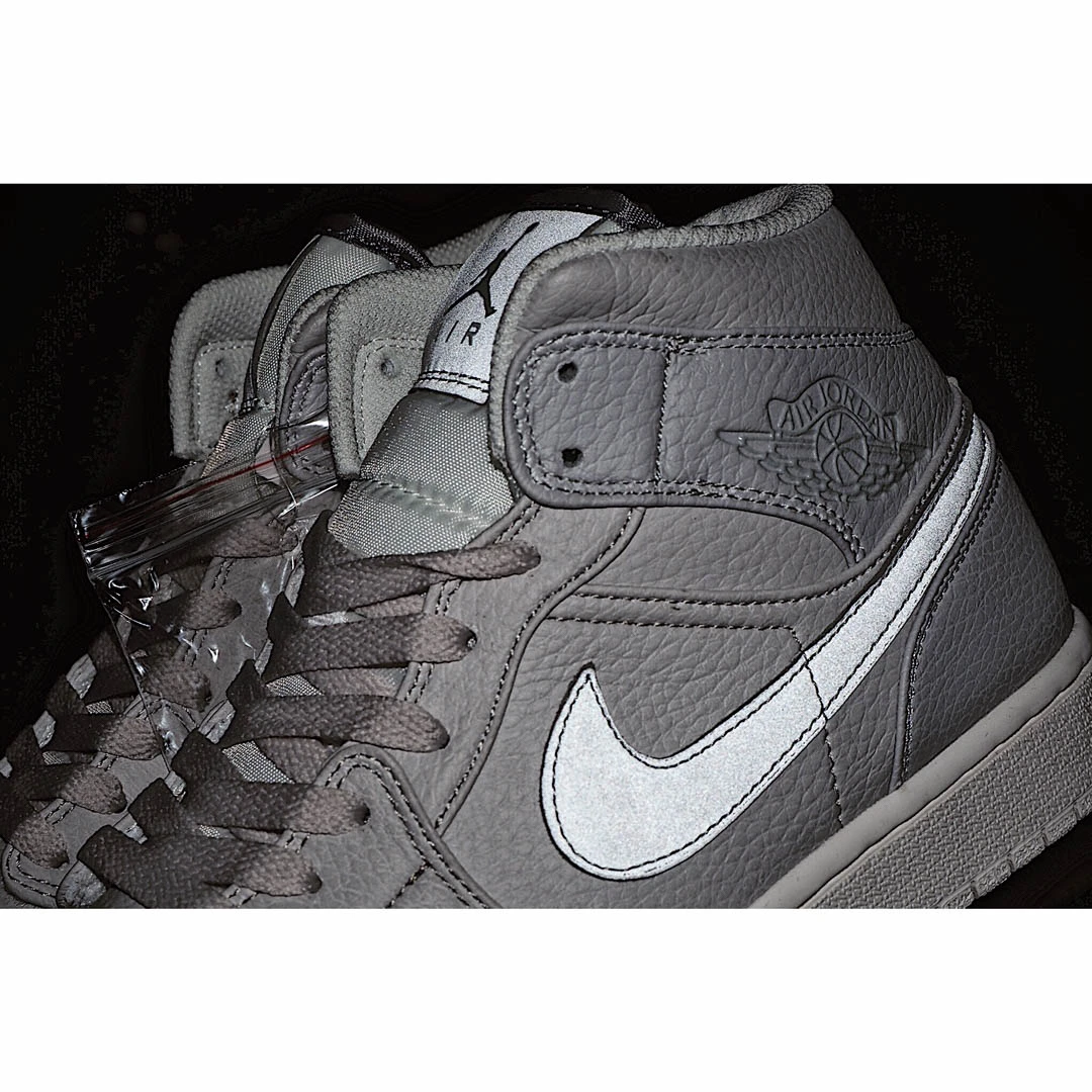 Air Jordan 1 Mid Retro SE Grey Fog