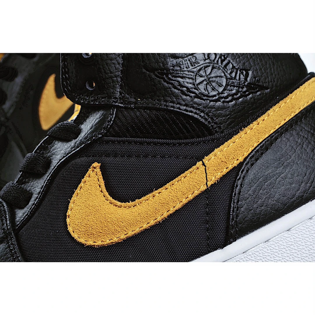 Air Jordan 1 Mid SE Black Gold