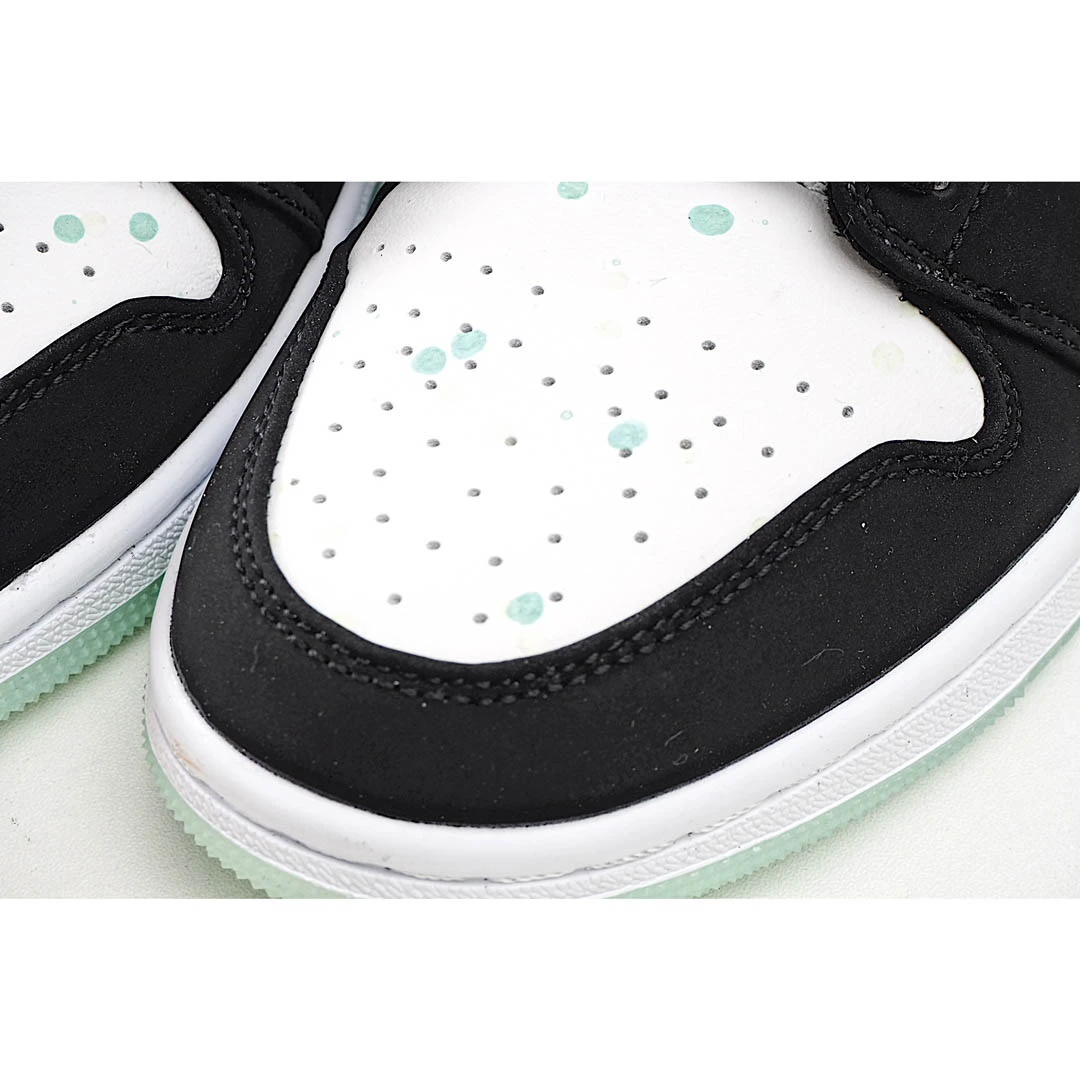 Air Jordan 1 Mid SE GS Glow in the Dark Panda