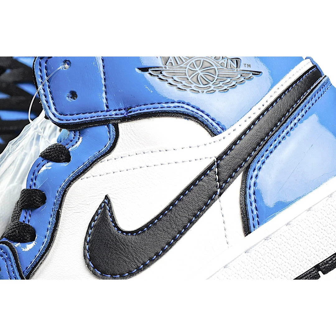 Air Jordan 1 Mid SE Signal Blue