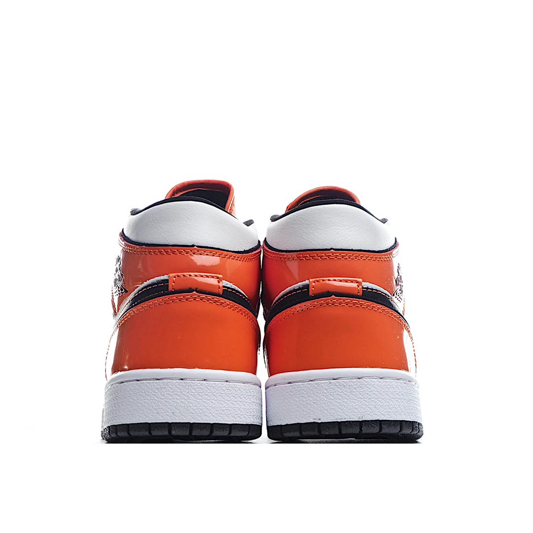 Air Jordan 1 Mid SE Turf Orange