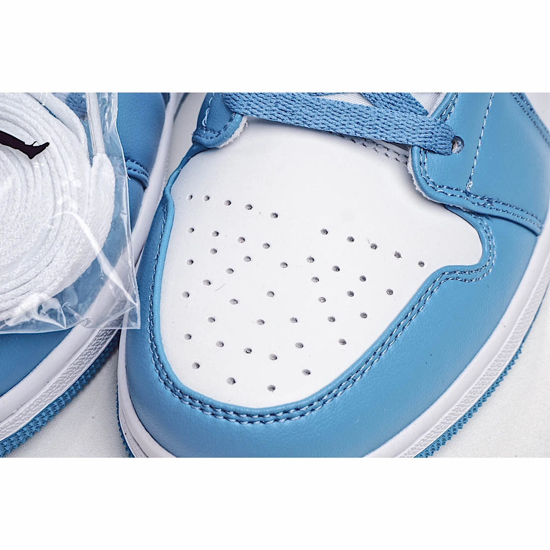 Air Jordan 1 Mid UNC