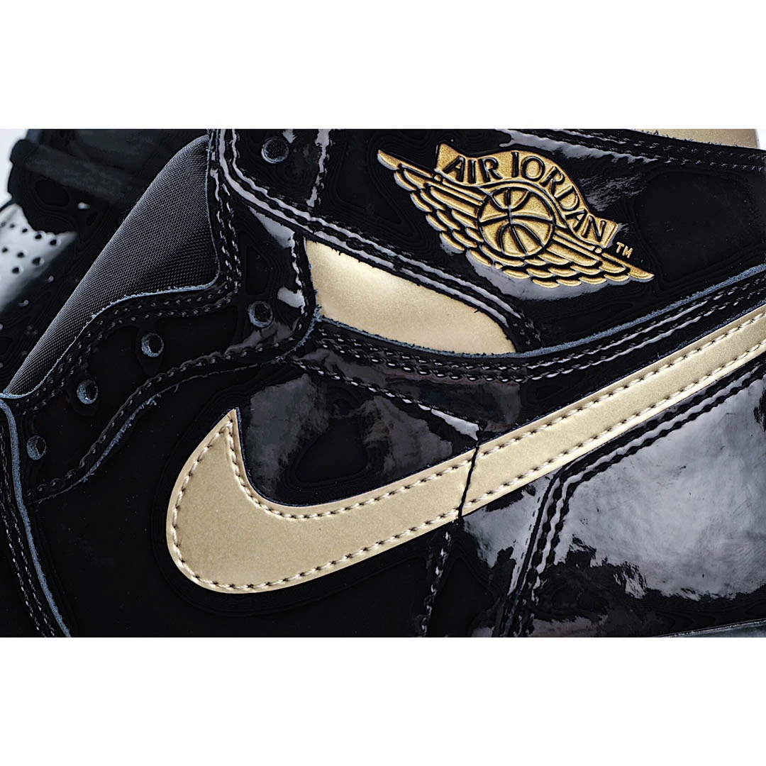 Air Jordan 1 Retro High OG Black Metallic Gold