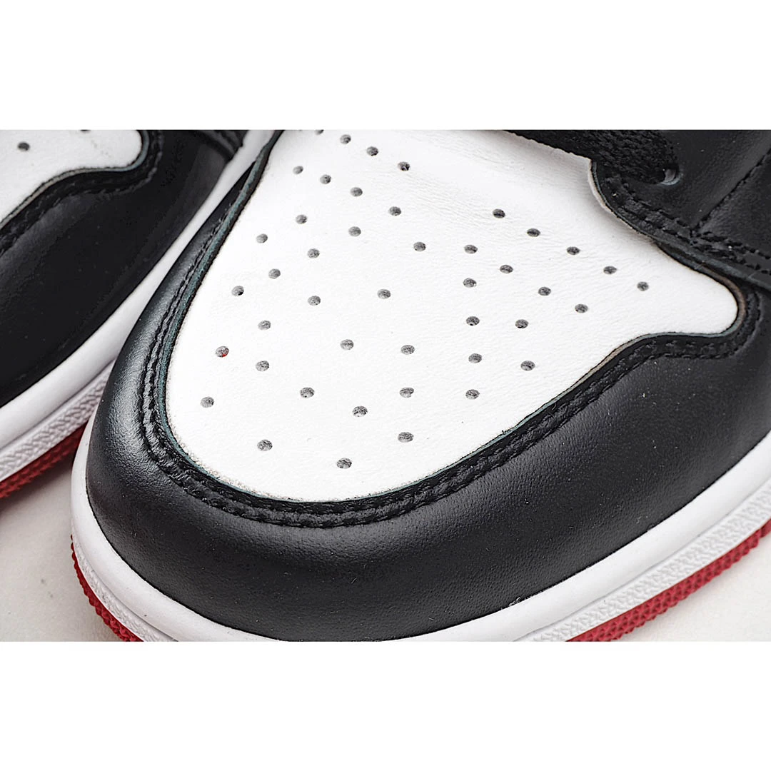 Air Jordan 1 Retro High OG Black Toe 2016