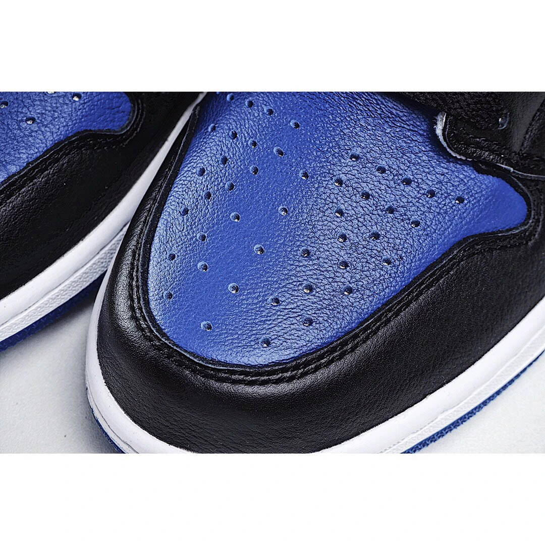 Air Jordan 1 Retro High OG Royal Toe