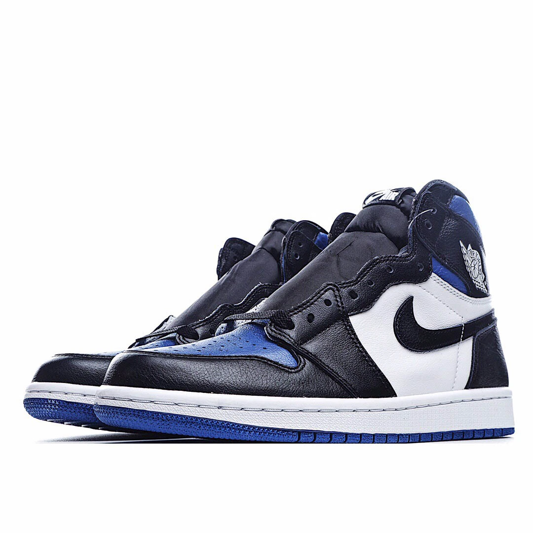 Air Jordan 1 Retro High OG Royal Toe