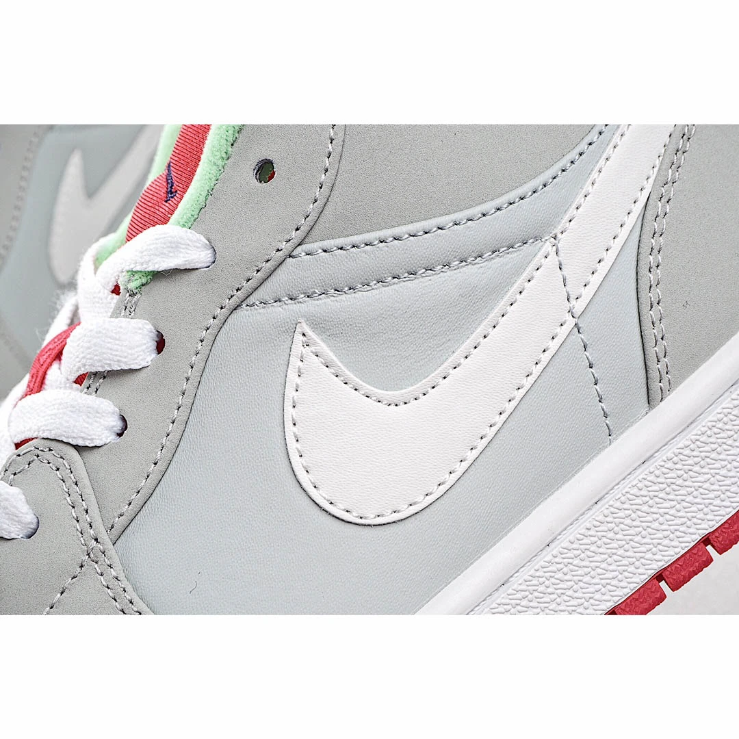 Air Jordan 1 Retro Low Hare