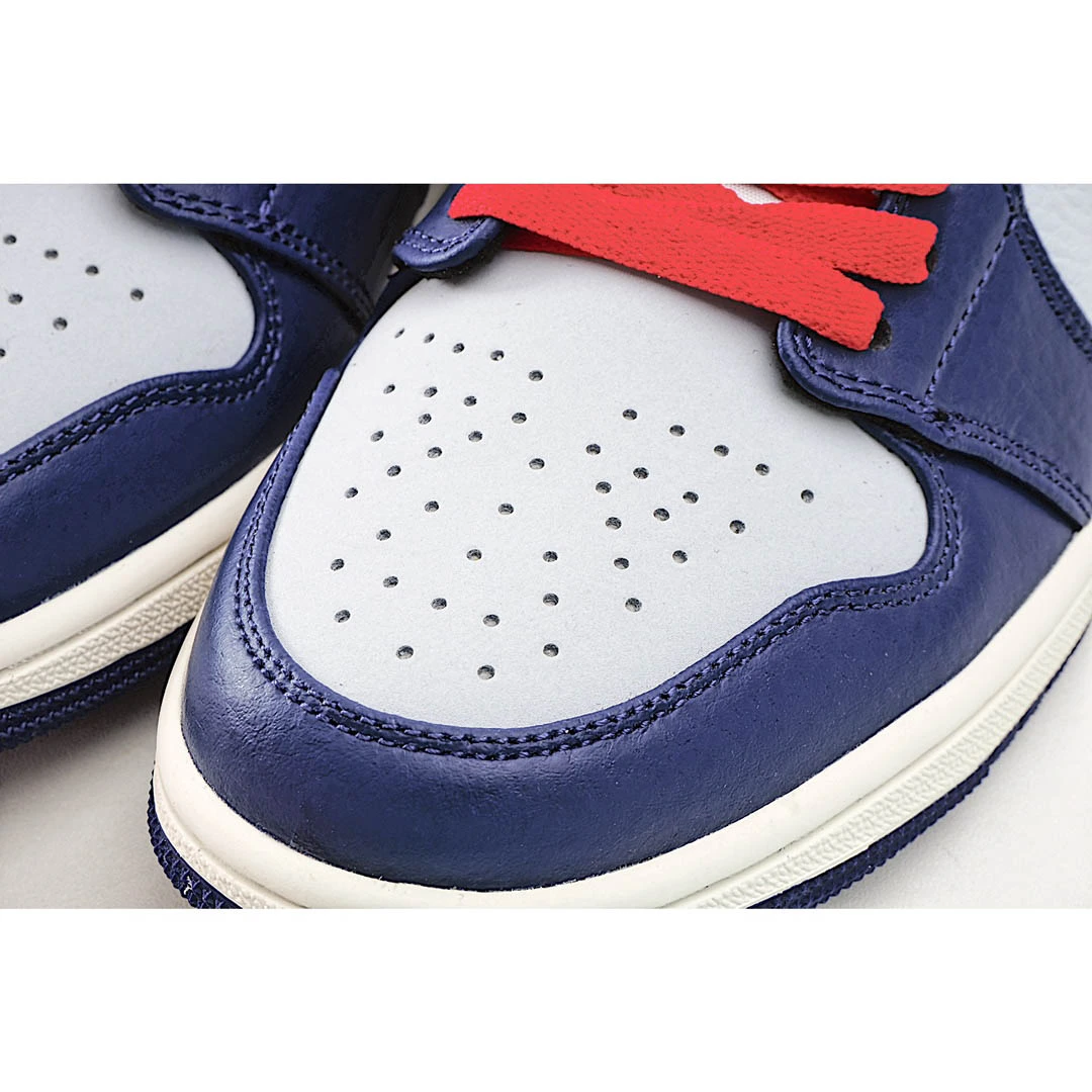 Air Jordan 1 Retro Mid SE Deep Royal Blue