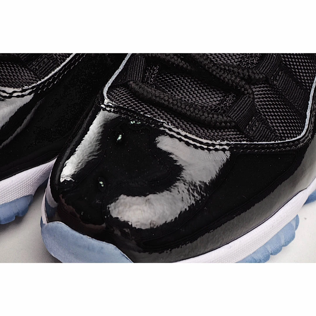 Air Jordan 11 Retro Space Jam 2016