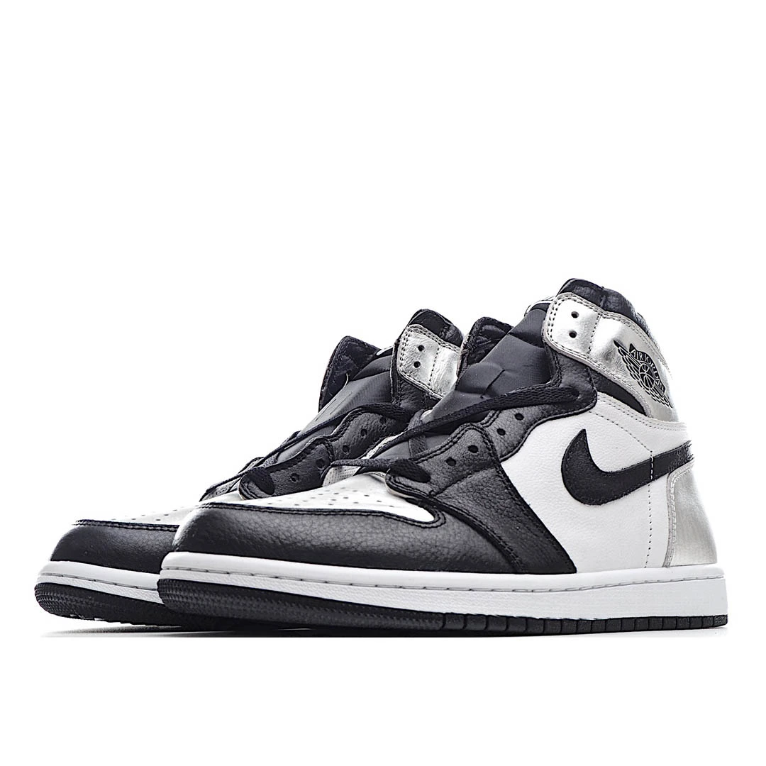 Wmns Air Jordan 1 Retro High OG Silver Toe